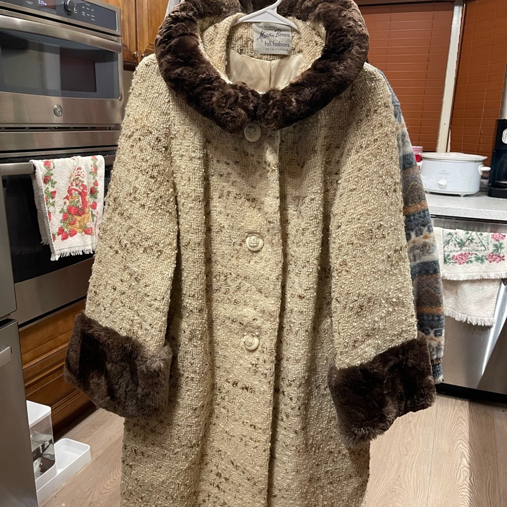 Elegant Beige Coat with Faux Fur Trim